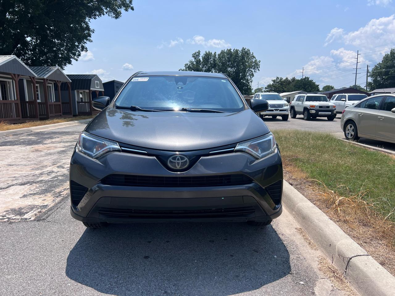 Toyota RAV4 LE FWD 2018