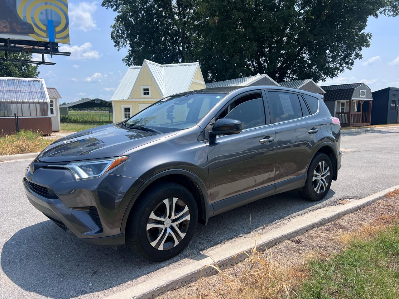 Toyota RAV4 LE FWD 2018