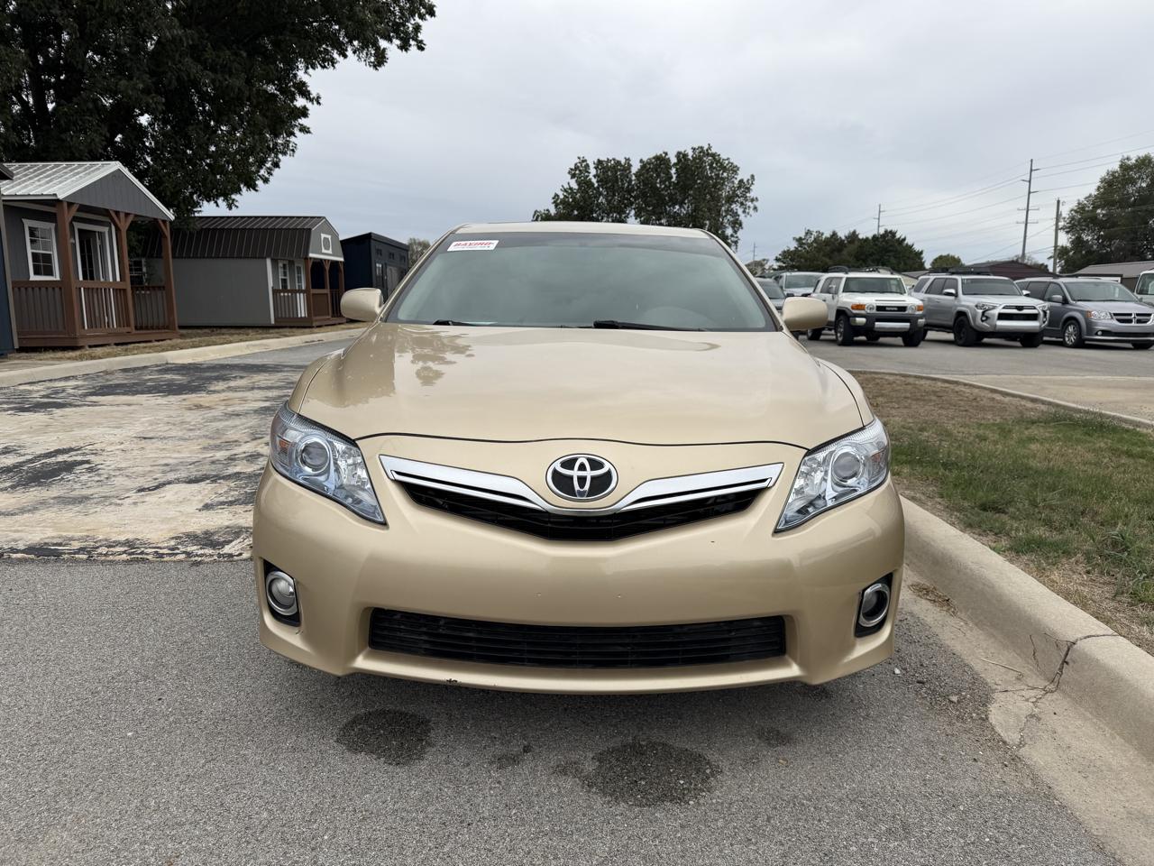 Toyota Camry Hybrid Sedan 2011