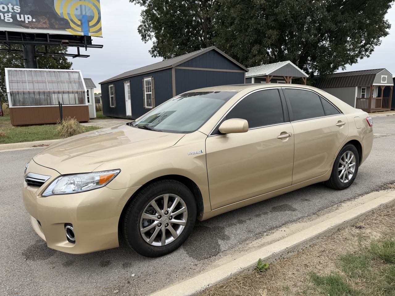 Toyota Camry Hybrid Sedan 2011