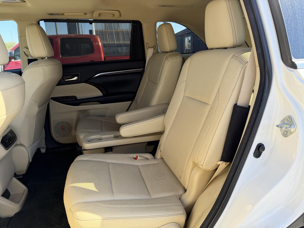 Toyota Highlander Limited FWD V6 2015