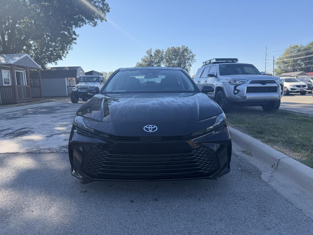 Toyota Camry Hybrid XLE 2025