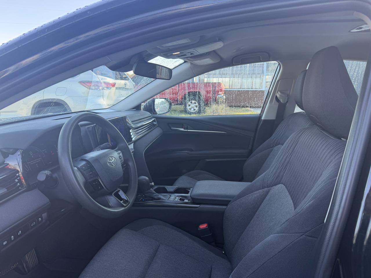 Toyota Camry Hybrid XLE 2025