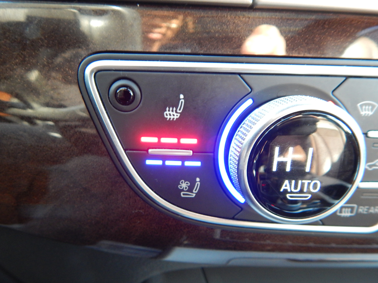 Audi Q7 SE Premium Plus 45 TFSI quattro 2019 Audi Q7 SE Premium Plus 45 TFSI quattro 2019