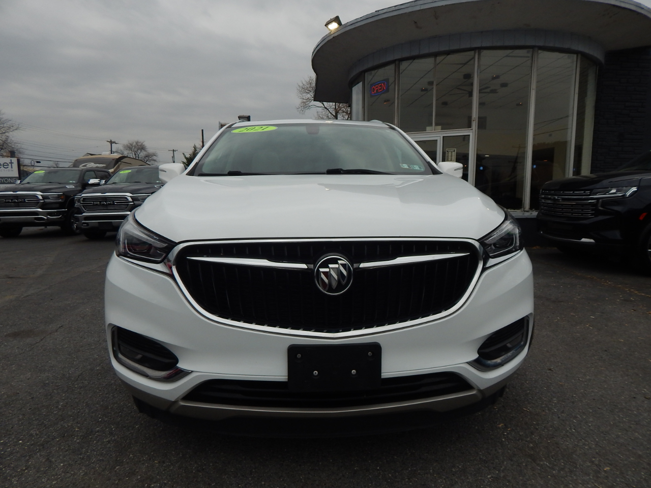 Buick Enclave Essence 2021