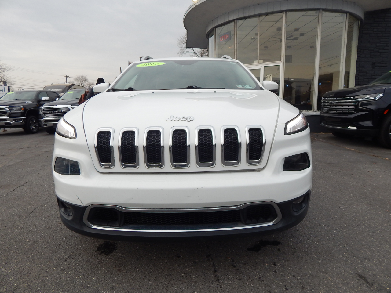 Jeep Cherokee Limited 4D SUV FWD 2017