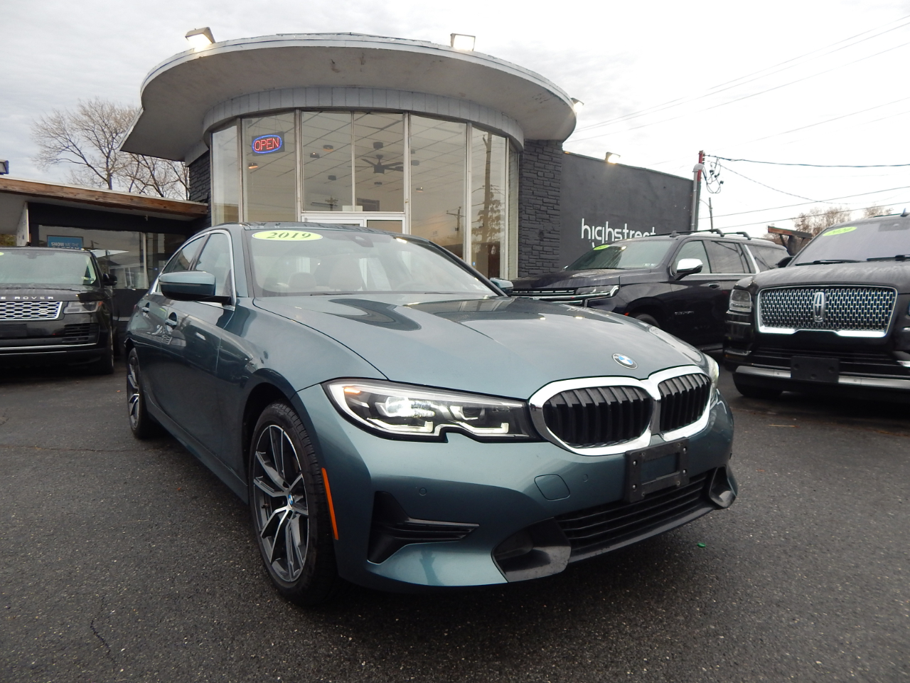 BMW 3 Series 330i xDrive Sedan 2019