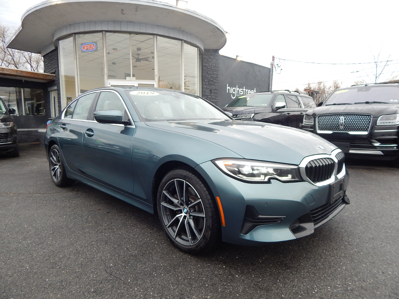BMW 3 Series 330i xDrive Sedan 2019