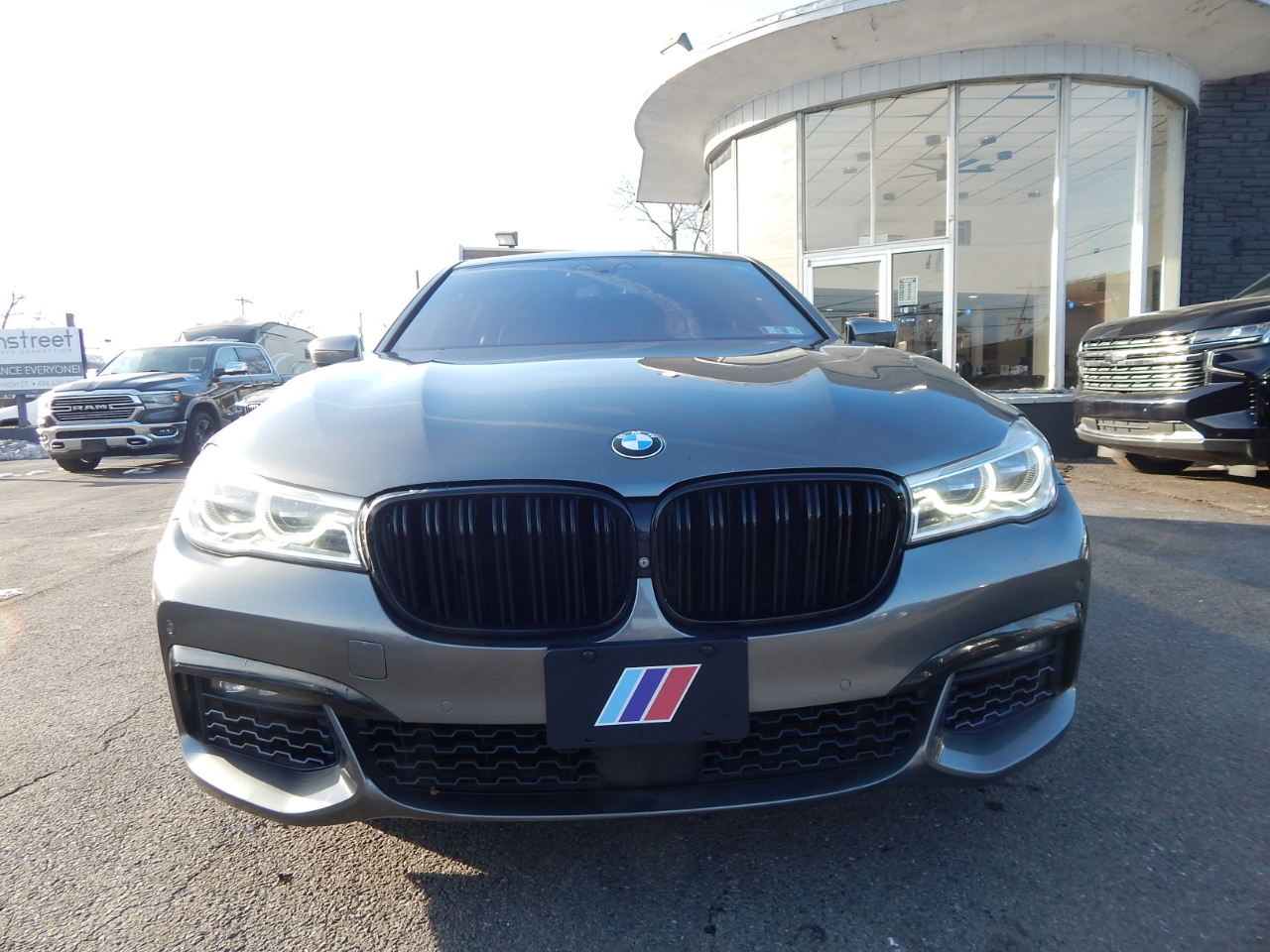 BMW 7 Series 4dr Sdn 750i xDrive AWD 2017