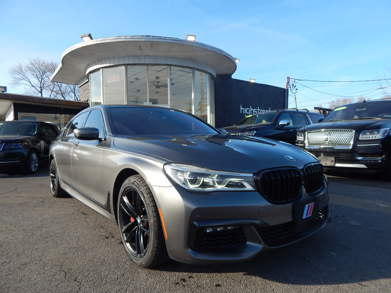 BMW 7 Series 4dr Sdn 750i xDrive AWD 2017
