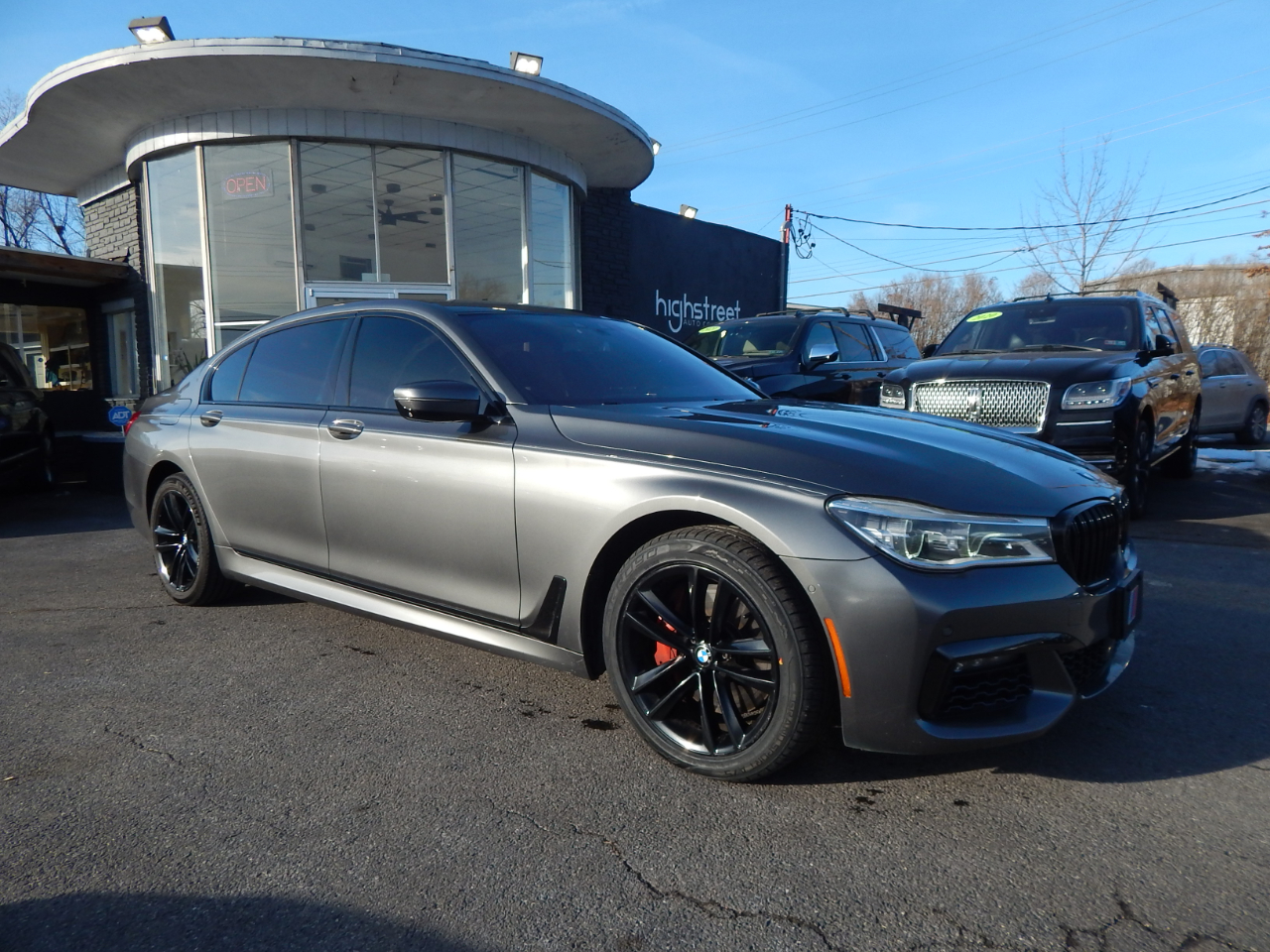 BMW 7 Series 4dr Sdn 750i xDrive AWD 2017