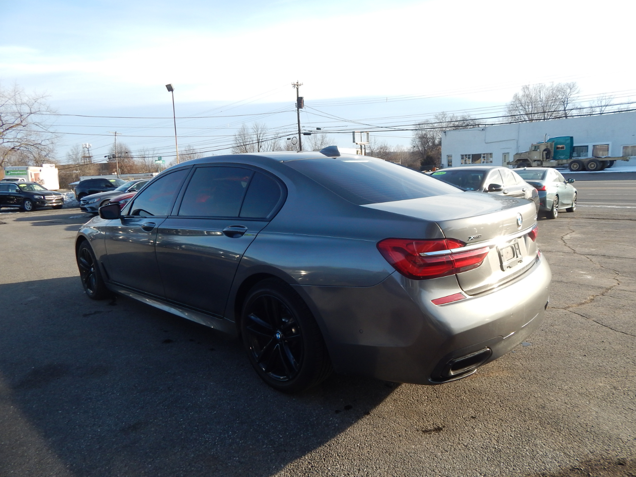 BMW 7 Series 4dr Sdn 750i xDrive AWD 2017