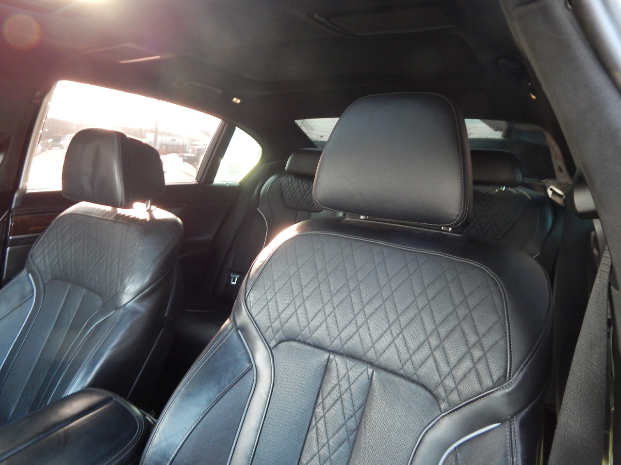 BMW 7 Series 4dr Sdn 750i xDrive AWD 2017