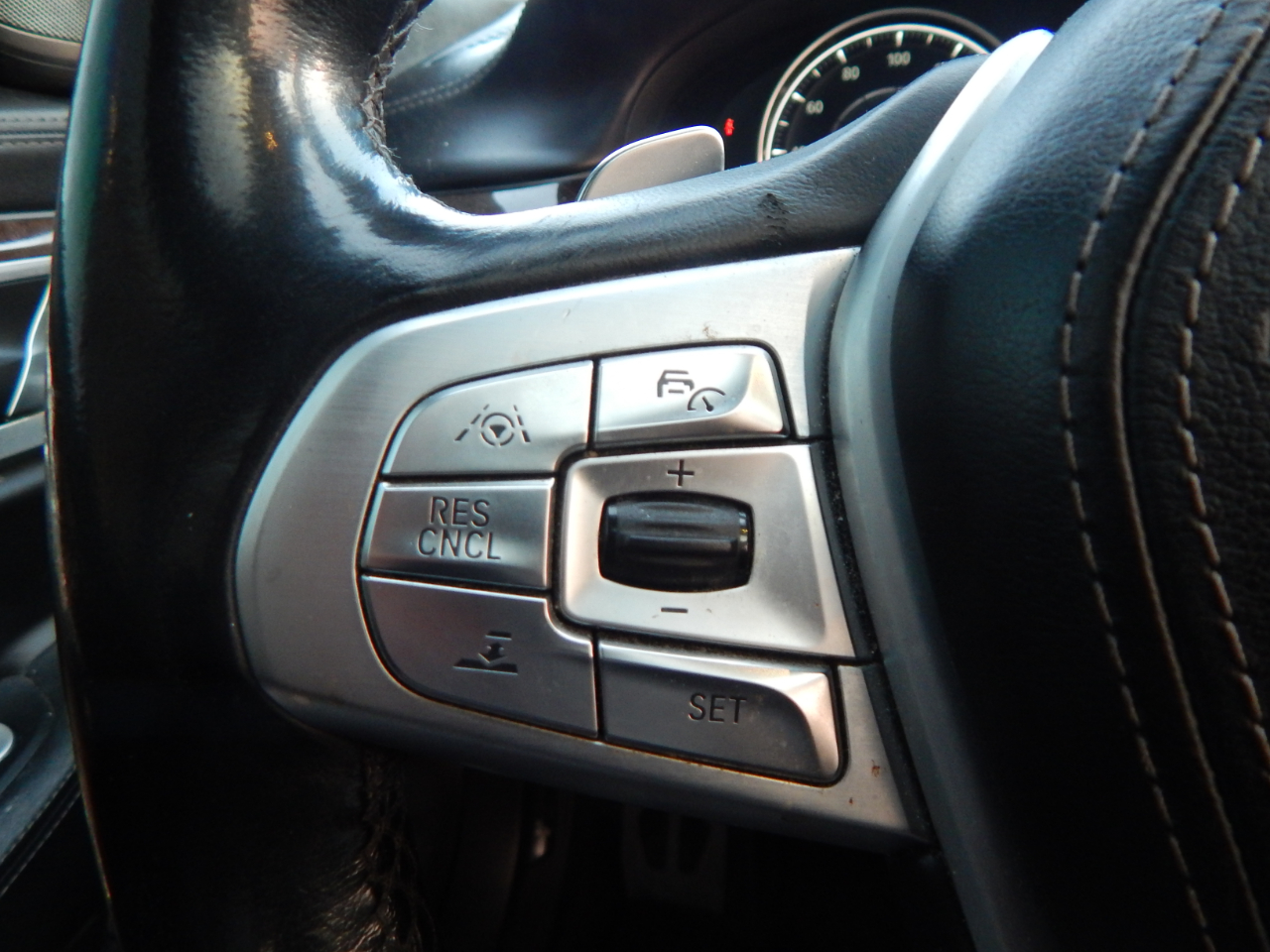 BMW 7 Series 4dr Sdn 750i xDrive AWD 2017