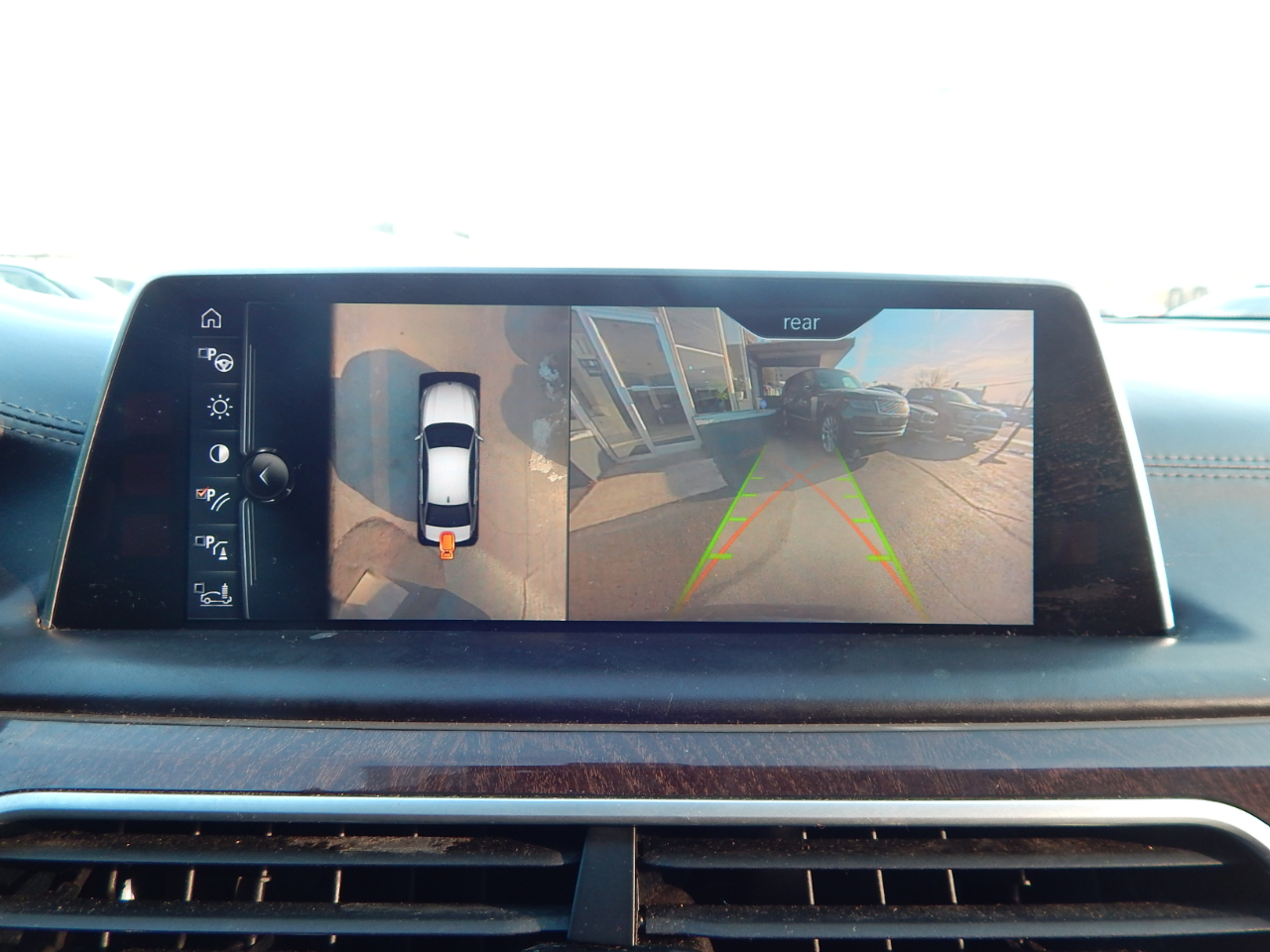 BMW 7 Series 4dr Sdn 750i xDrive AWD 2017