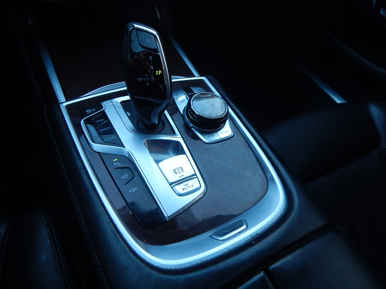 BMW 7 Series 4dr Sdn 750i xDrive AWD 2017