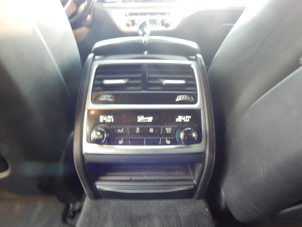 BMW 7 Series 4dr Sdn 750i xDrive AWD 2017