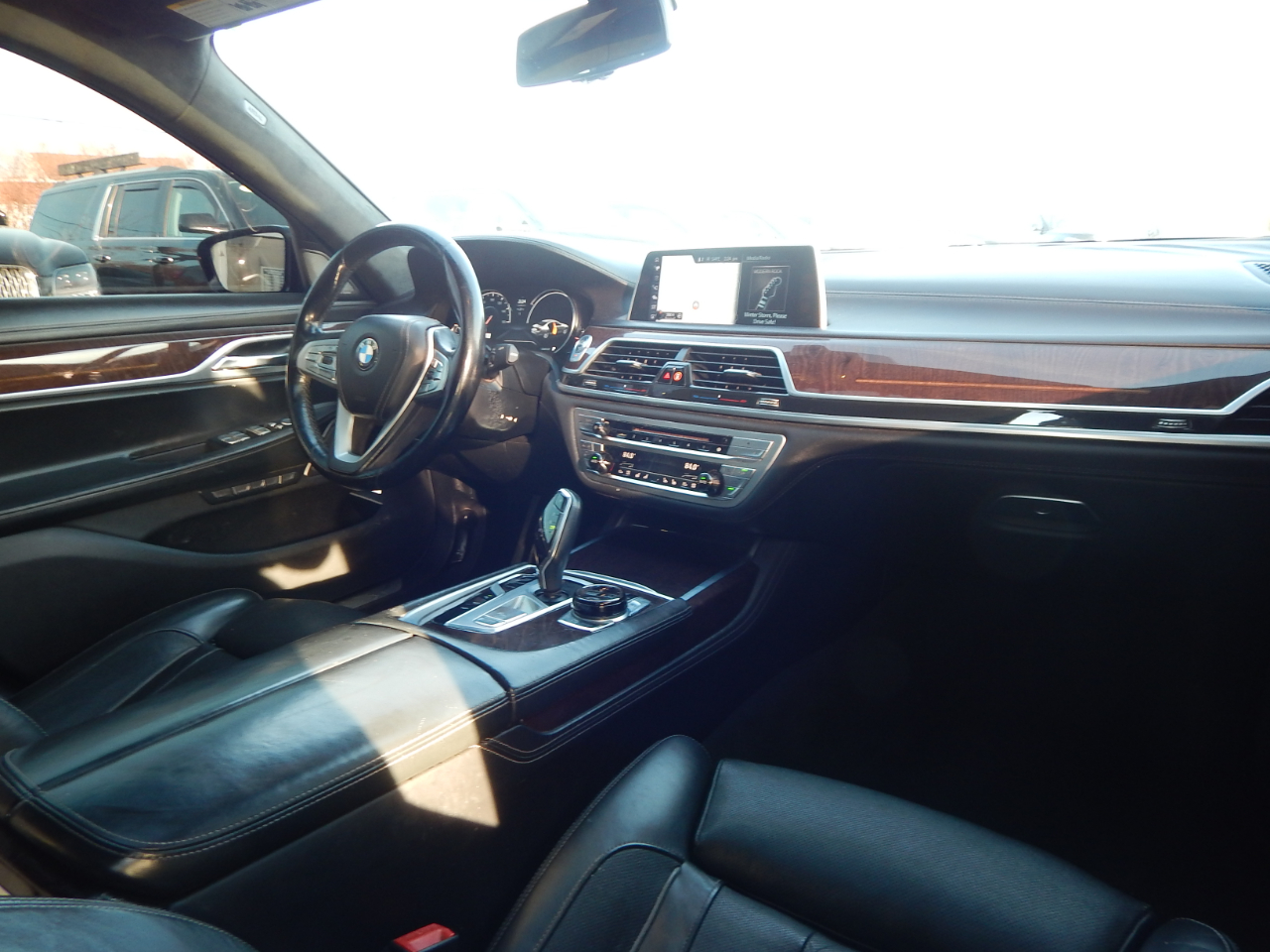 BMW 7 Series 4dr Sdn 750i xDrive AWD 2017