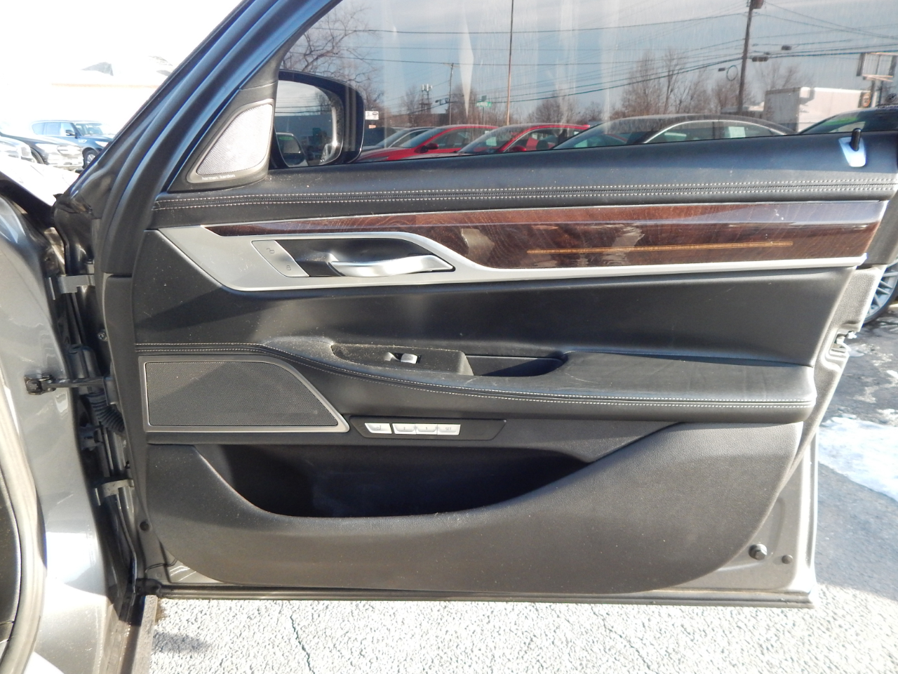 BMW 7 Series 4dr Sdn 750i xDrive AWD 2017