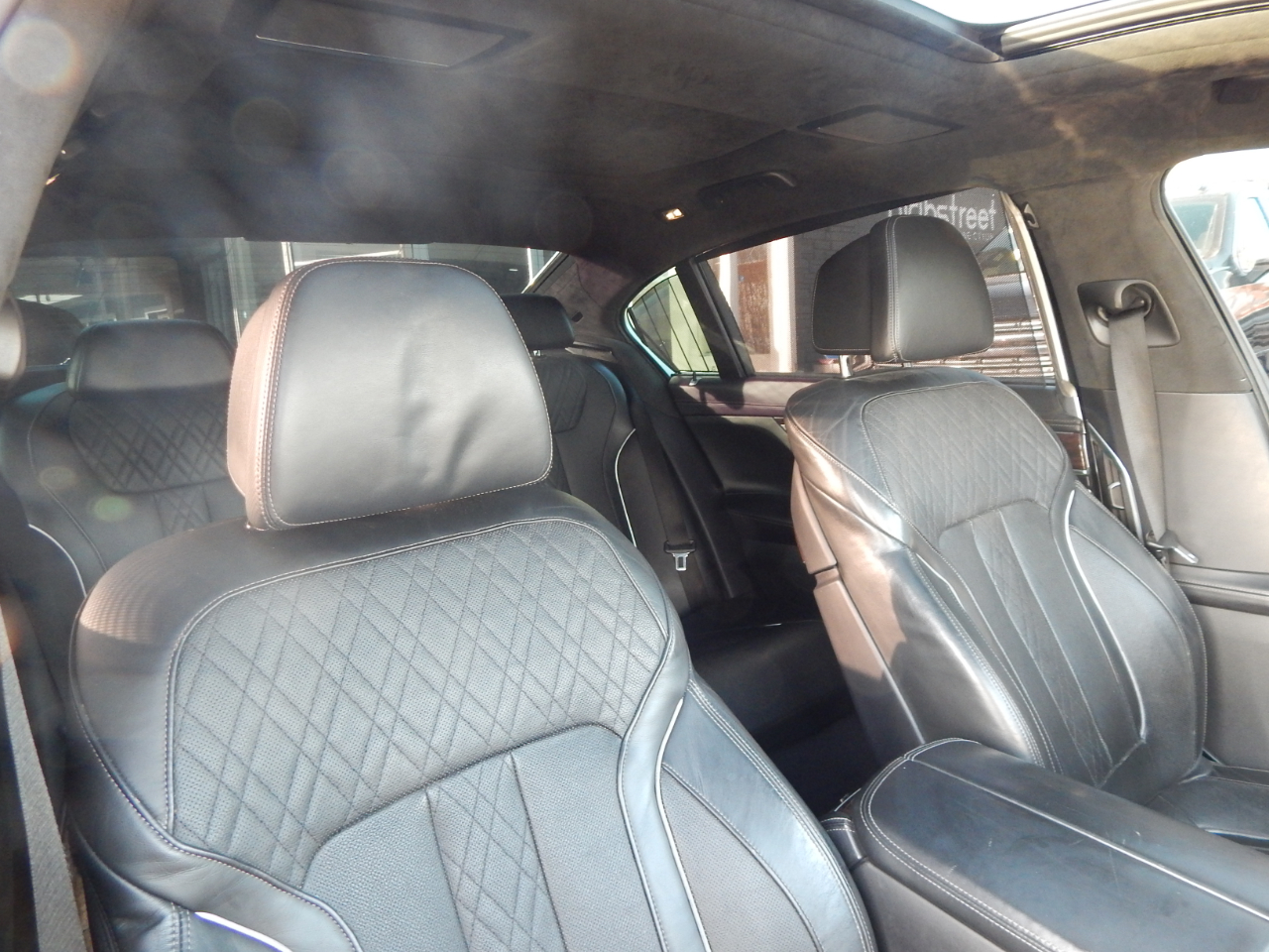 BMW 7 Series 4dr Sdn 750i xDrive AWD 2017