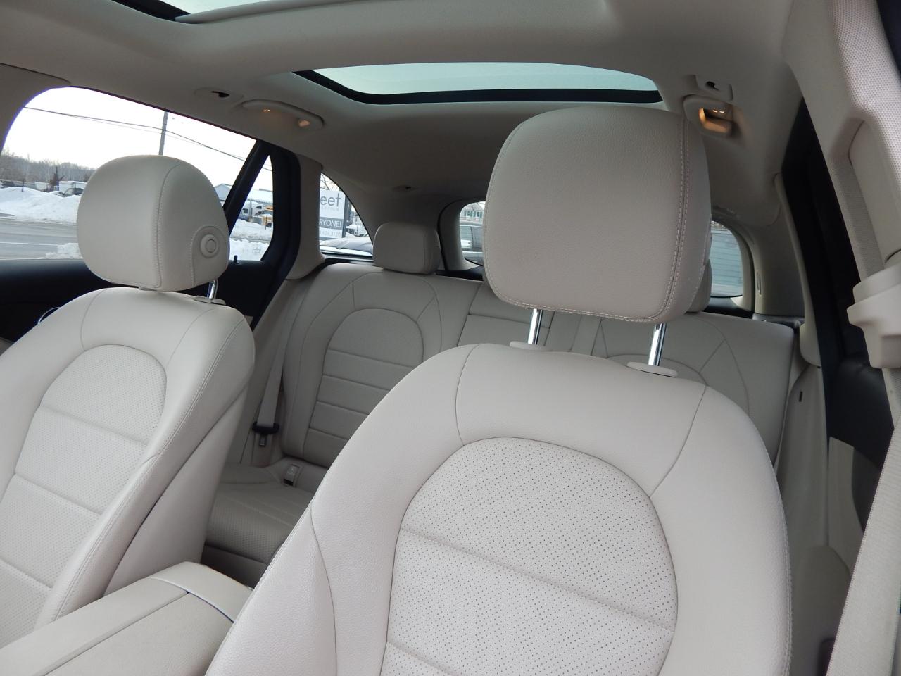 Mercedes-Benz GLC GLC 300 4MATIC SUV 2021