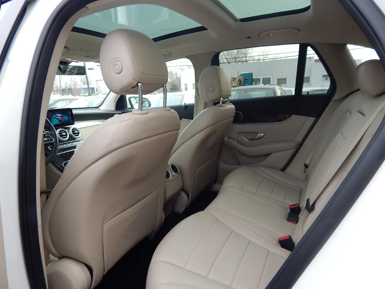 Mercedes-Benz GLC GLC 300 4MATIC SUV 2021