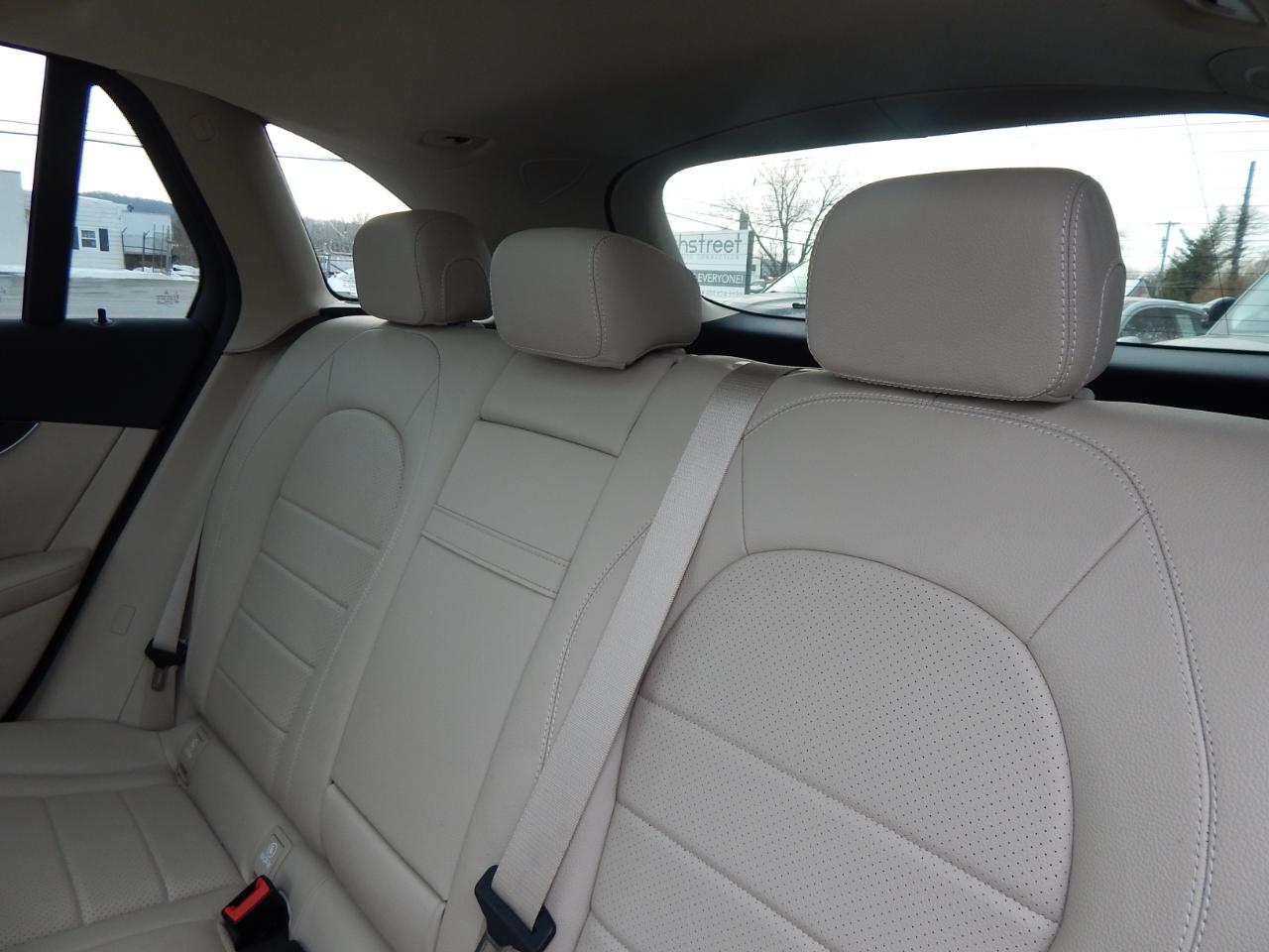 Mercedes-Benz GLC GLC 300 4MATIC SUV 2021