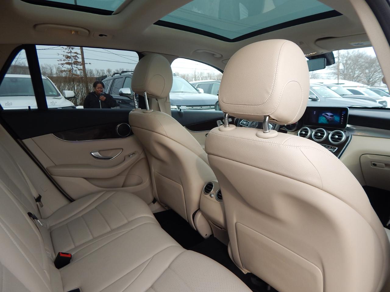 Mercedes-Benz GLC GLC 300 4MATIC SUV 2021