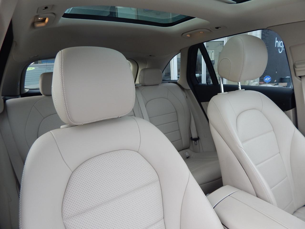 Mercedes-Benz GLC GLC 300 4MATIC SUV 2021