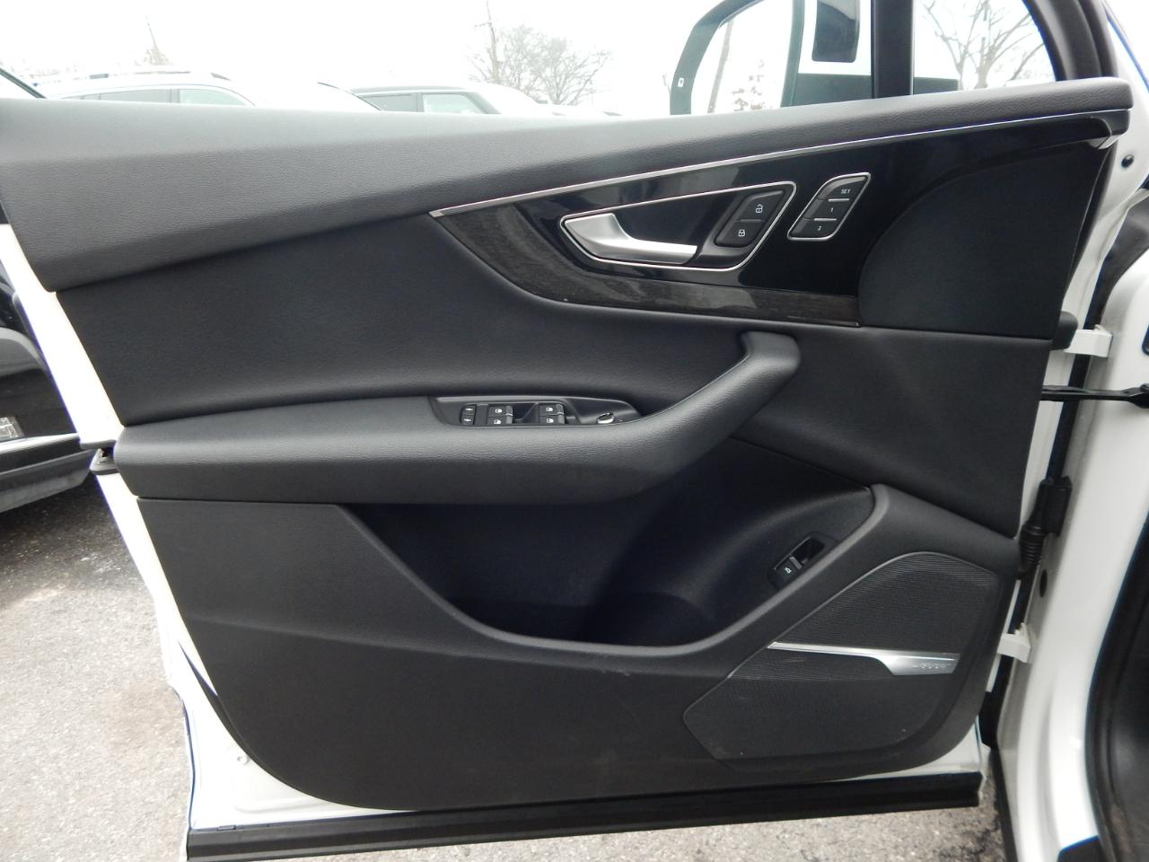 Audi Q7 SE Premium Plus 55 TFSI quattro 2019