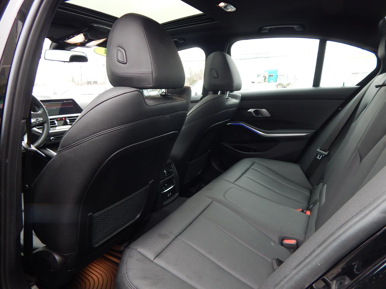 BMW 3 Series 330i xDrive Sedan 2021