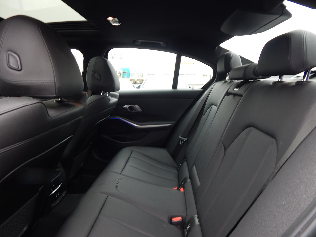 BMW 3 Series 330i xDrive Sedan 2021