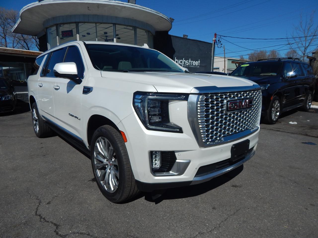 GMC Yukon XL Denali 4WD 2021