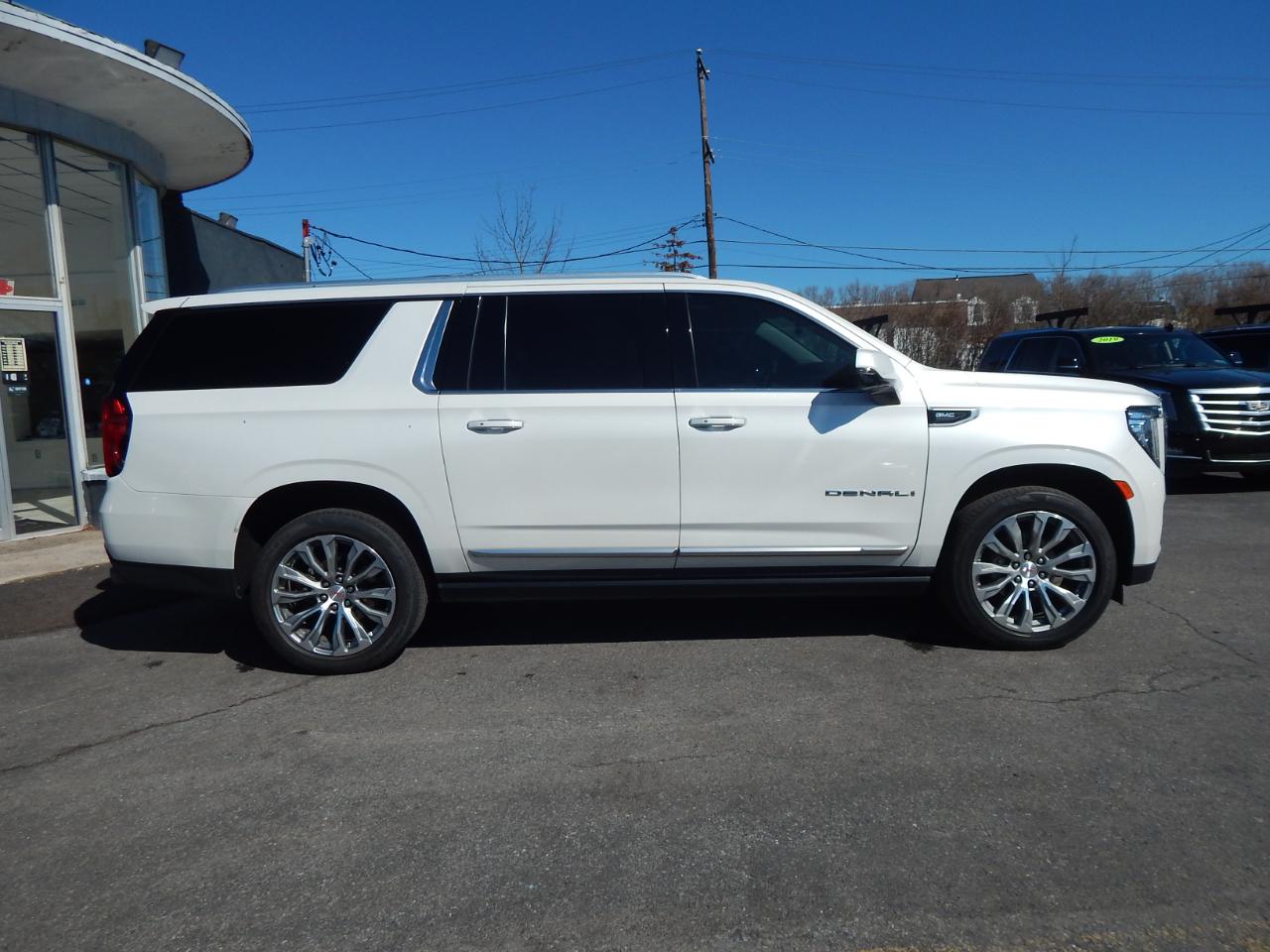 GMC Yukon XL Denali 4WD 2021