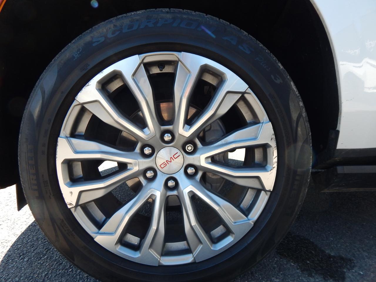 GMC Yukon XL Denali 4WD 2021