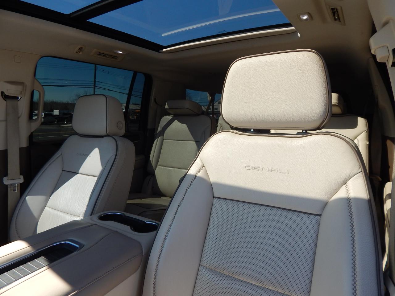 GMC Yukon XL Denali 4WD 2021