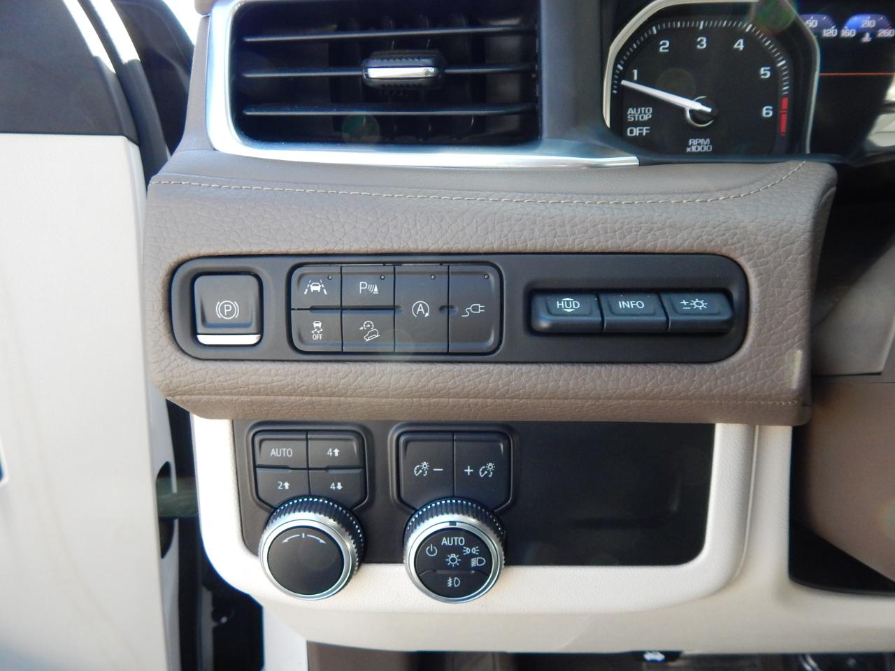 GMC Yukon XL Denali 4WD 2021