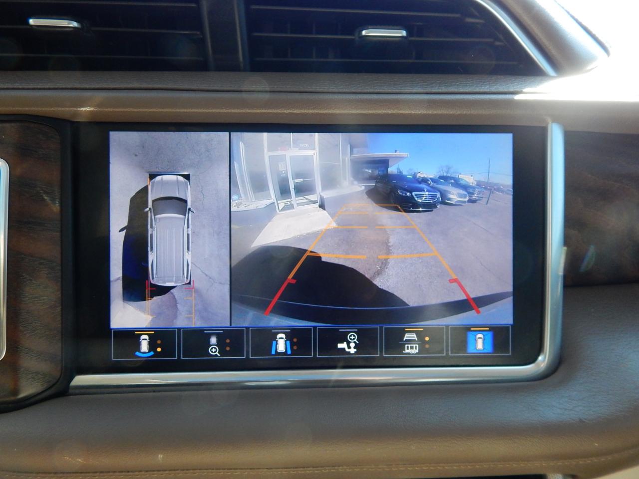 GMC Yukon XL Denali 4WD 2021