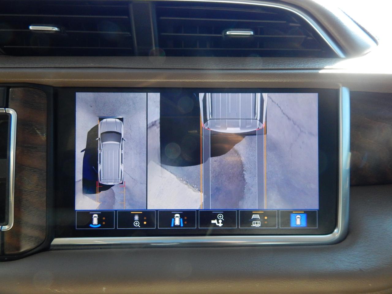 GMC Yukon XL Denali 4WD 2021