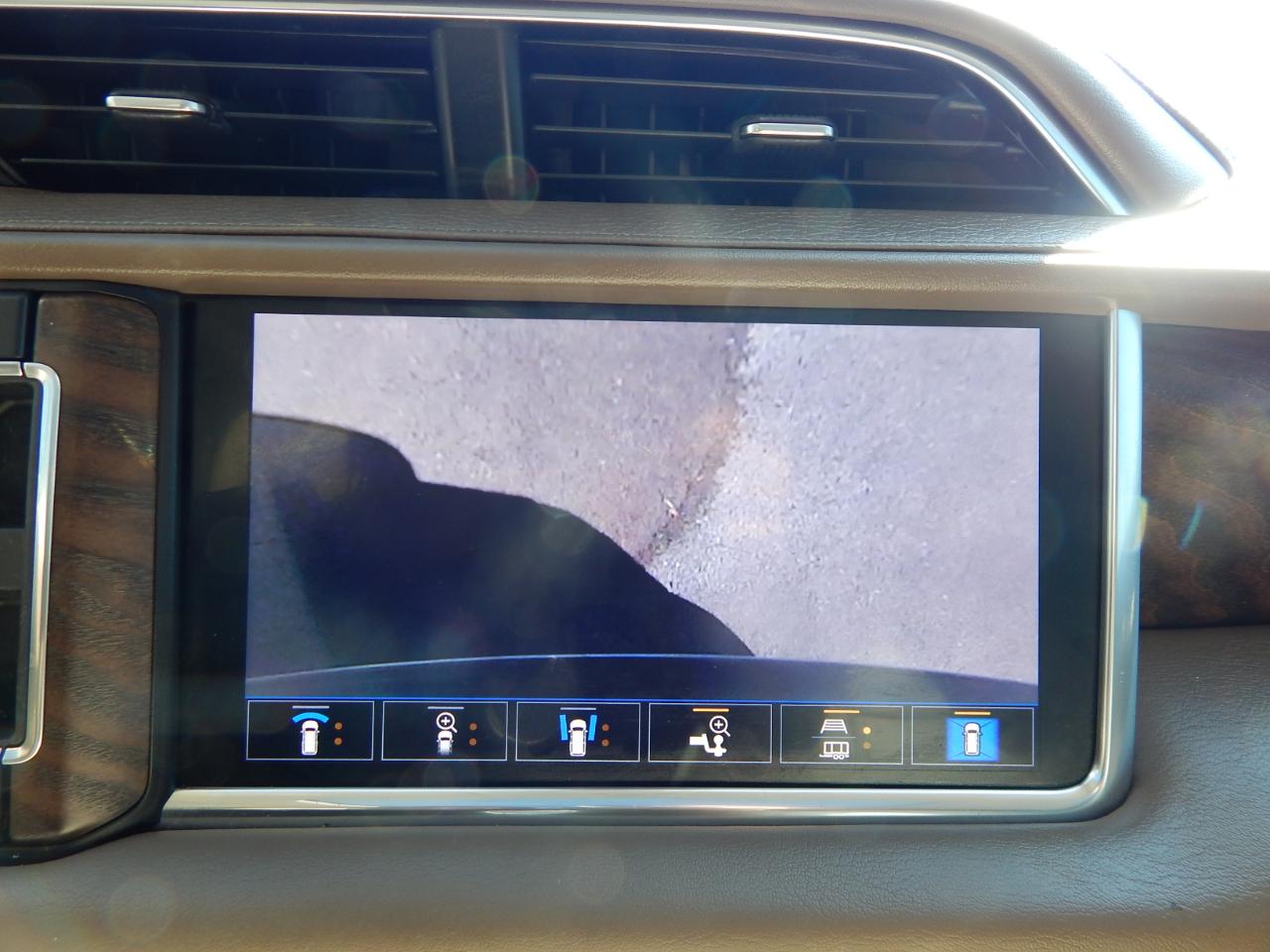 GMC Yukon XL Denali 4WD 2021