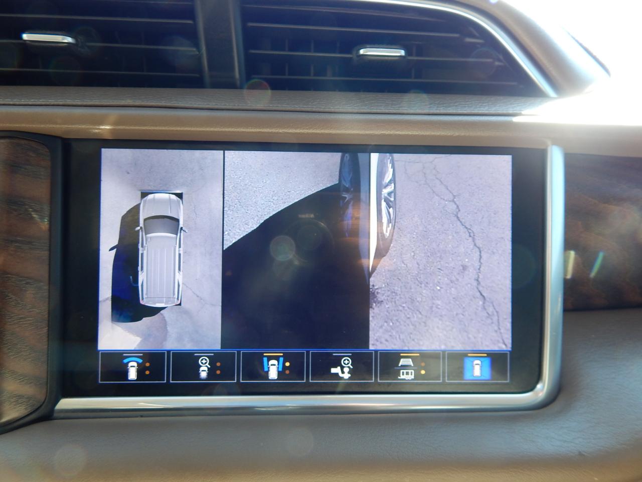 GMC Yukon XL Denali 4WD 2021