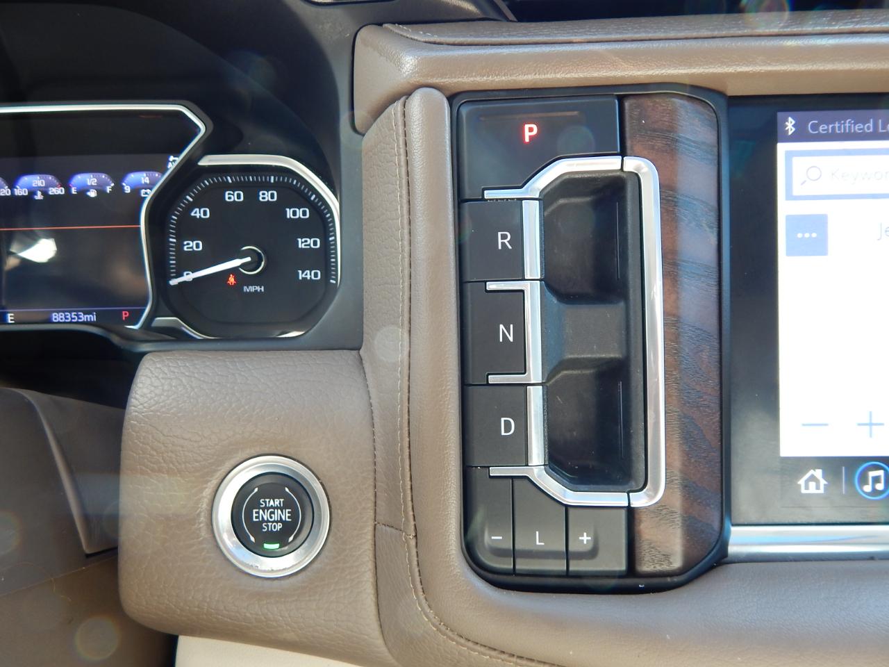 GMC Yukon XL Denali 4WD 2021