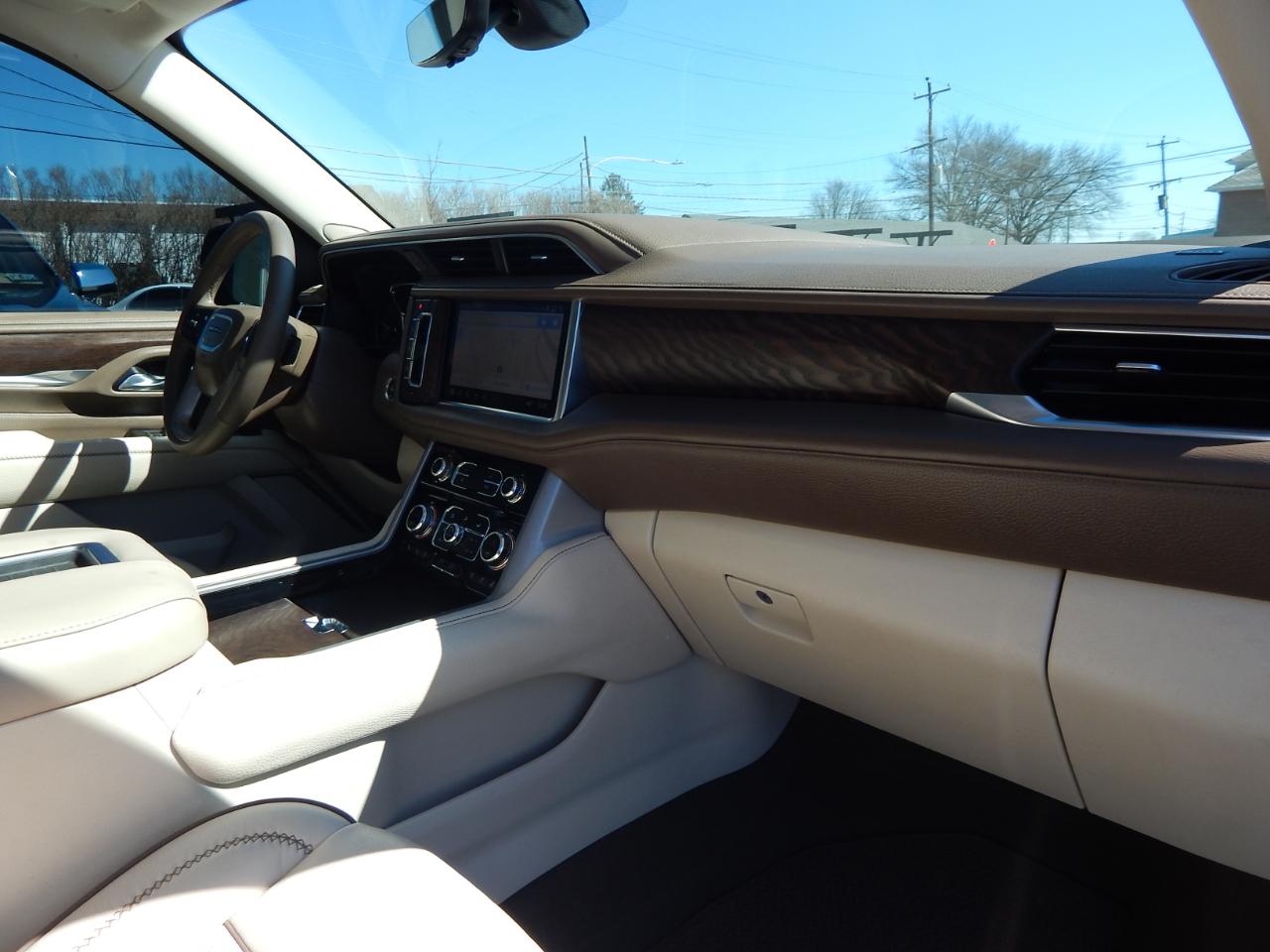 GMC Yukon XL Denali 4WD 2021