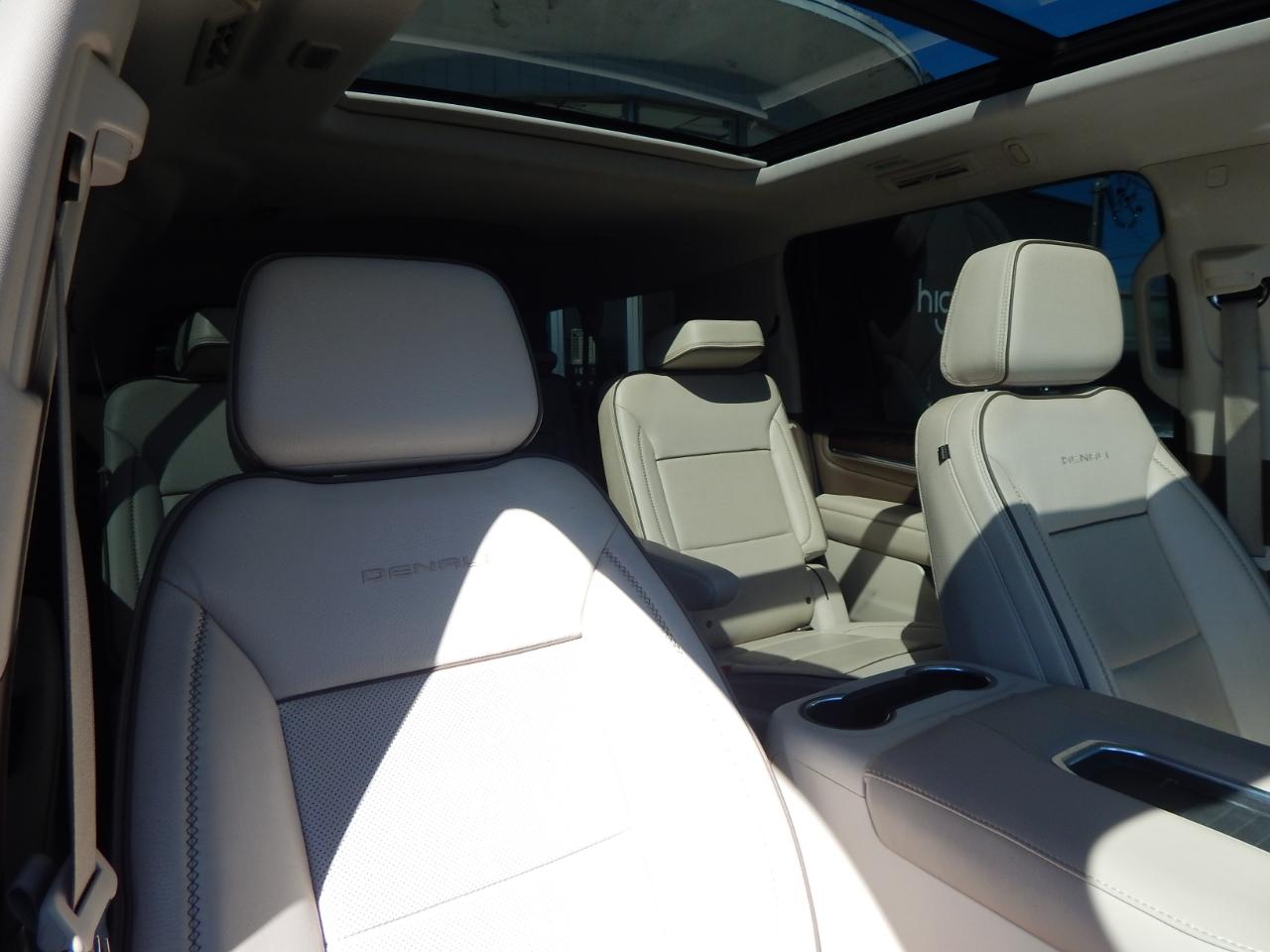 GMC Yukon XL Denali 4WD 2021