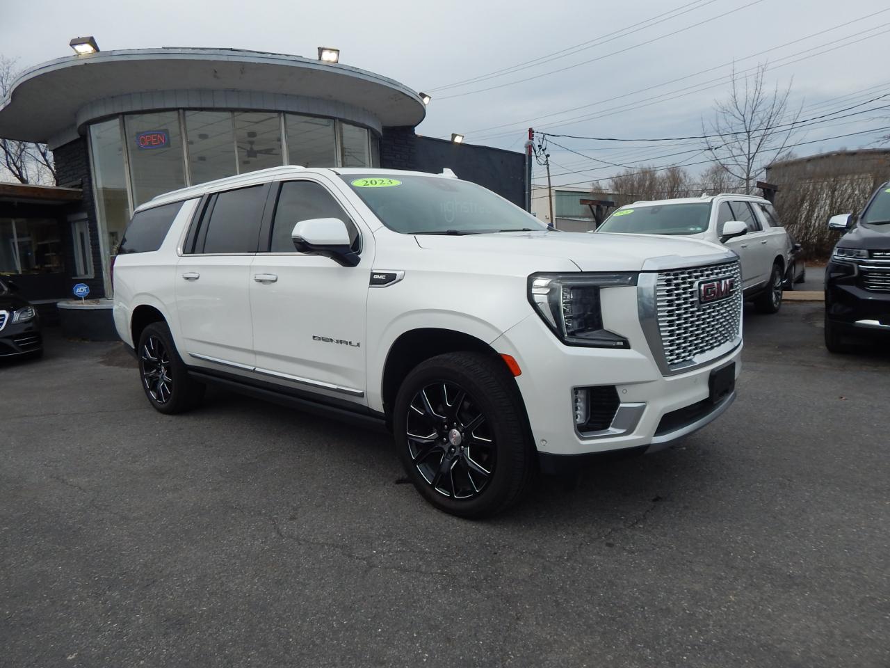GMC Yukon XL 4WD 4dr Denali 2023