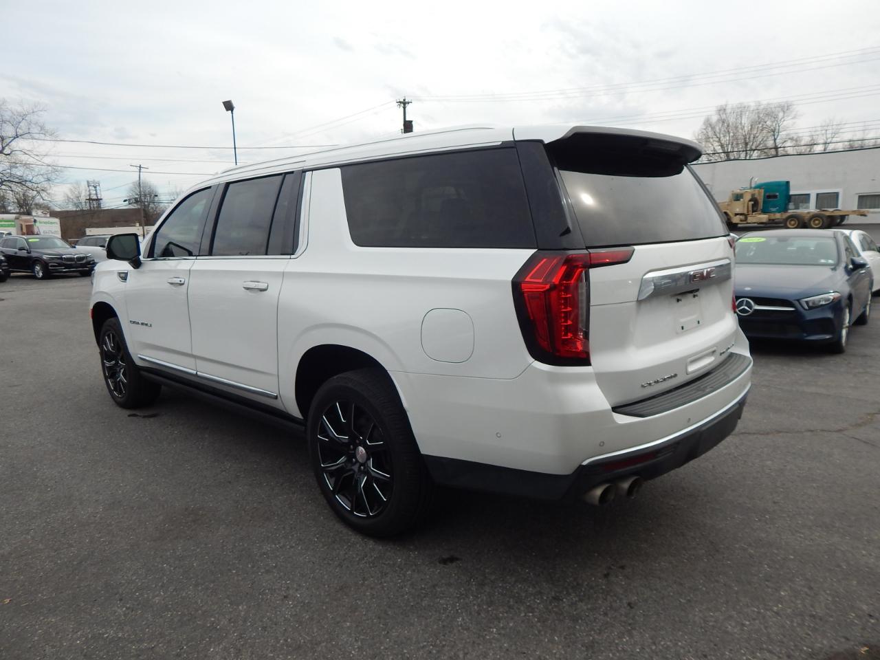 GMC Yukon XL 4WD 4dr Denali 2023
