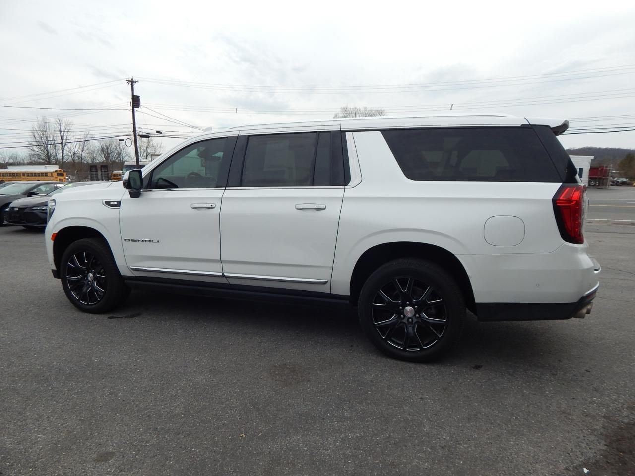 GMC Yukon XL 4WD 4dr Denali 2023