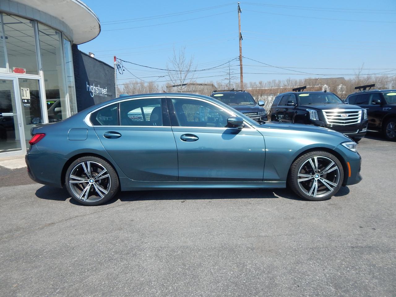 BMW 3 Series 330i xDrive Sedan 2021