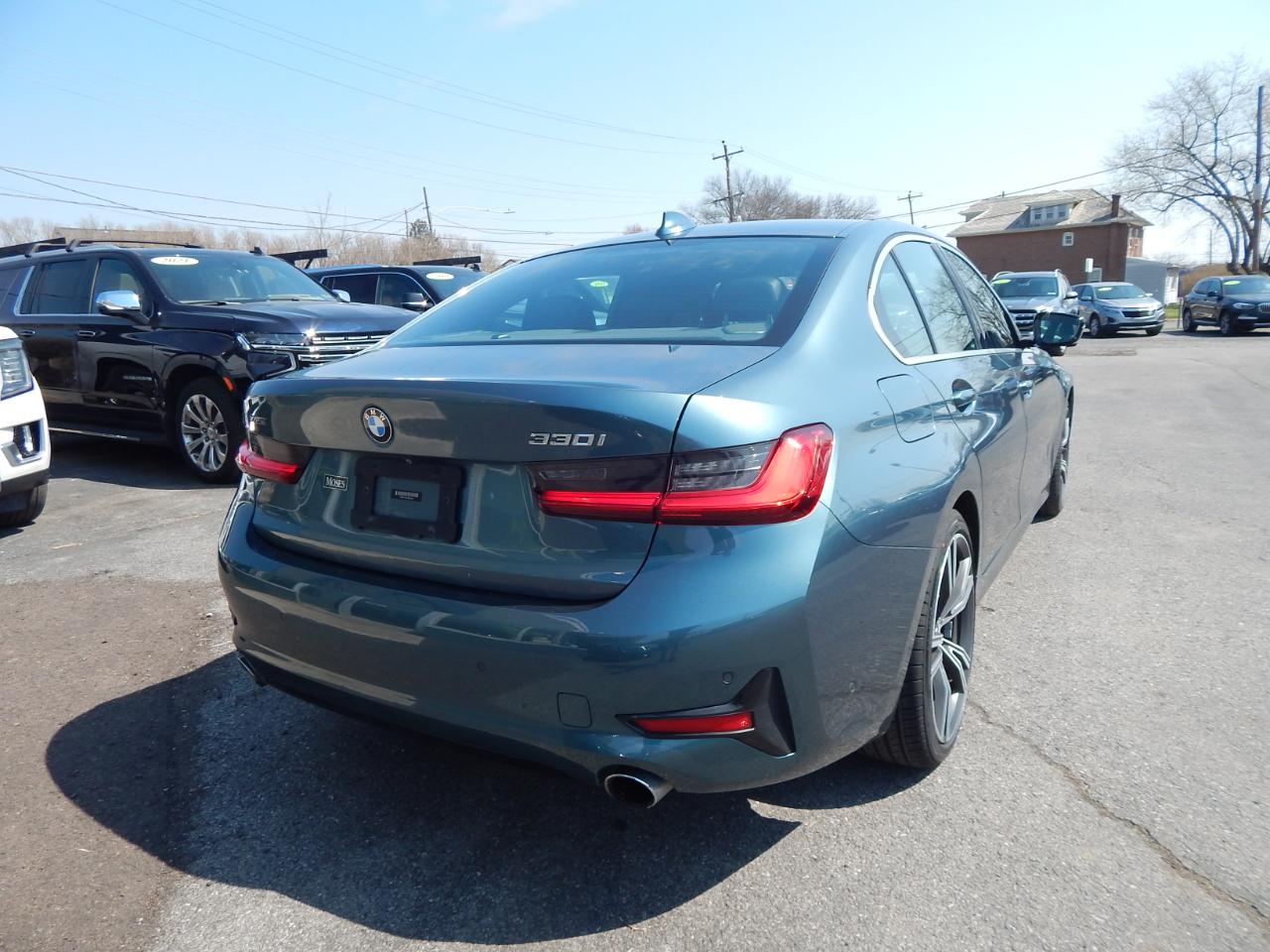 BMW 3 Series 330i xDrive Sedan 2021