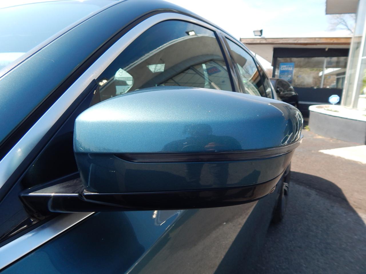 BMW 3 Series 330i xDrive Sedan 2021